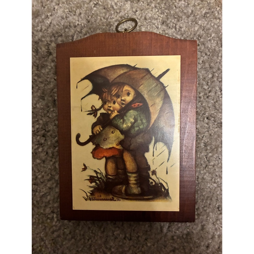 HUMMEL WOOD WALL ART PLAQUE PICTURE RAINY DAY KID BABIES UMBRELLA VINTAGE GOEBEL